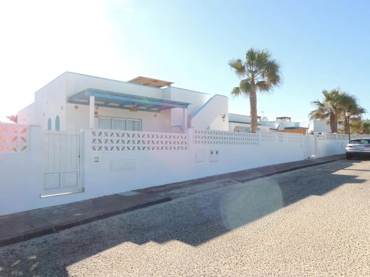 Cozy, Beach House , By Mahbovillas La Oliva Holiday home